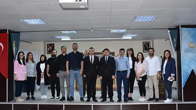 Karapınar Belediye Başkanı İbrahim Önal, üniversite öğrencileriyle bir araya geldi