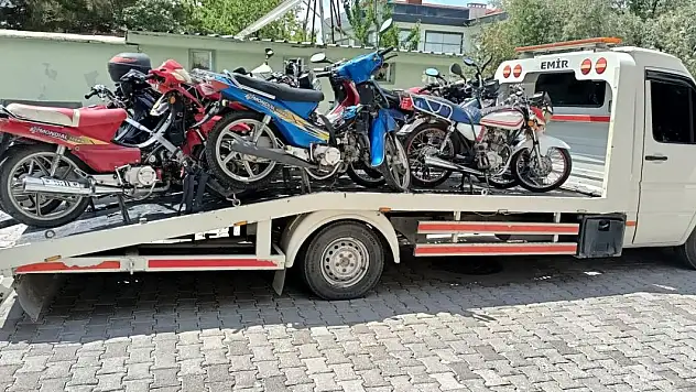 Karapınar'da denetimlerde 12 motosiklet otoparka çekildi