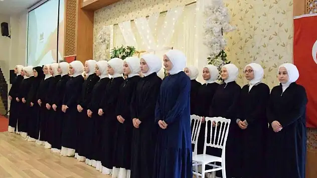 Karapınar'da hafızlığı tamamlayan öğrencilere tören düzenlendi