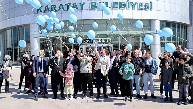 Karatay'da gökyüzü maviye boyandı! Başkan Kılca, otizmli çocuklarla tek yürek oldu