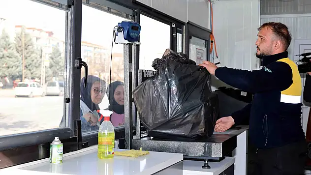 Karatay'da sıfır atık puanları sağlıklı ekmeğe dönüşüyor!
