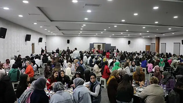 Karatay Gençlik Meclisi İftarda Bir Araya Geldi