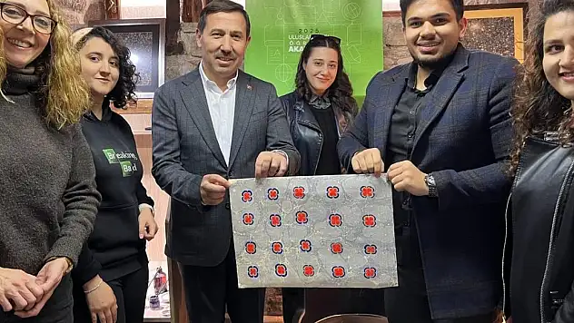 Karatay'da geleneksel sanatlar yabancı öğrencilerle buluşuyor