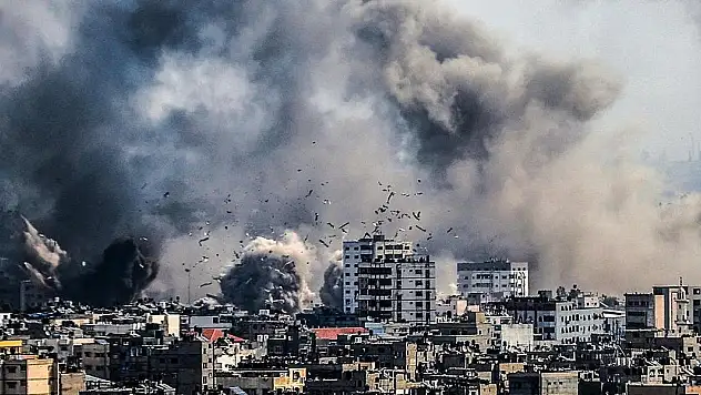 Katil İsrail ordusu, son 24 saatte Gazze Şeridi'ne 100'den fazla hava saldırısı düzenledi