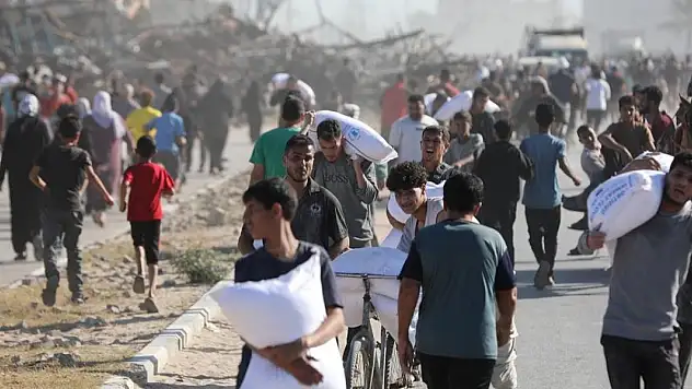 Katil İsrail yardım merkezine gazla saldırdı: 21 ölü