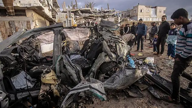 Katil İsrail'in düzenlediği saldırıda 4 Filistinli hayatını kaybetti