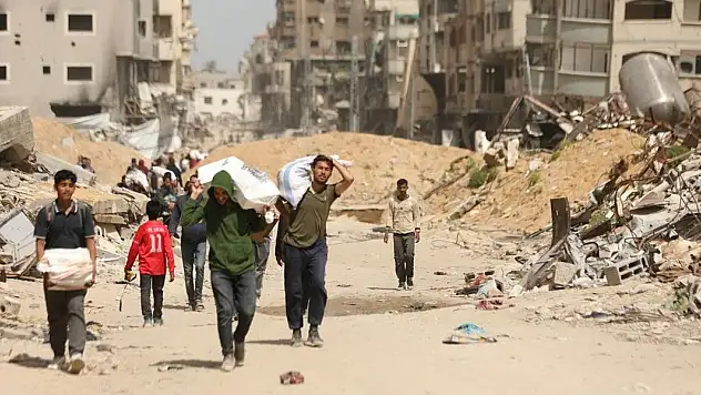 Katil İsrail'in Gazze'de yardım bekleyenlere saldırılarında 450 Filistinli hayatını kaybetti