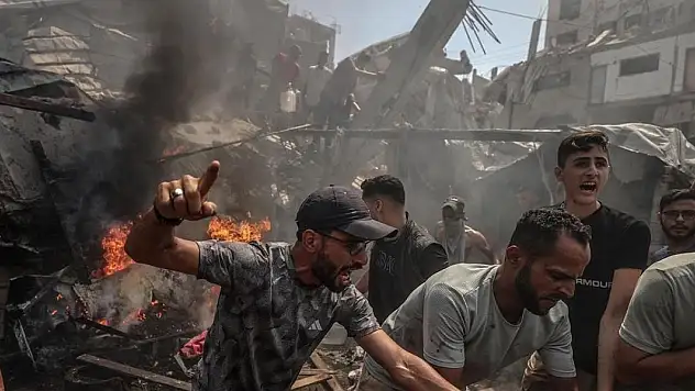 Katil İsrail'in Gazze'de yardım bekleyenlere yönelik saldırısında 10 kişi hayatını kaybetti