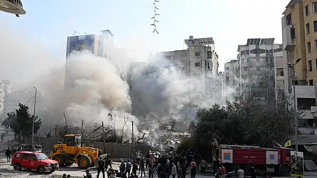 Katil İsrail'in Lübnan'ın güneyine saldırısında iki sağlık görevlisi hayatını kaybetti
