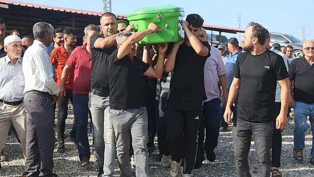 Kavgayı ayırmak isterken aldığı bıçak darbesiyle hayatını kaybettiği ortaya çıktı