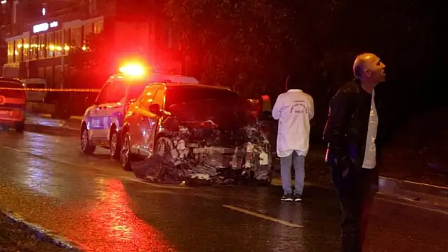 Kavşakta feci kaza: Aynı aileden 2 kişi yaşamını yitirdi!