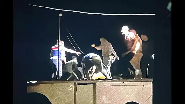 Kaybolan çocuk 11 saat sonra evin damında ölü bulundu
