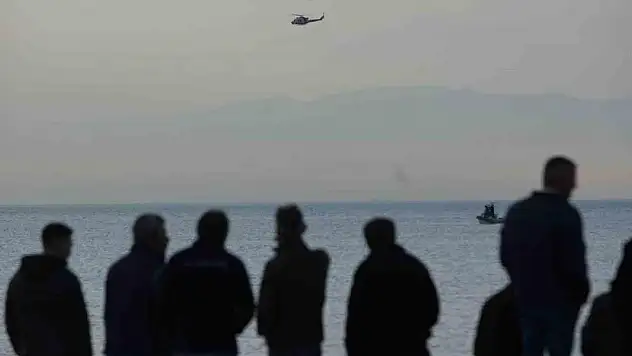 Kayıp balıkçıların teknesi açıkta 8 metre derinlikte bulundu