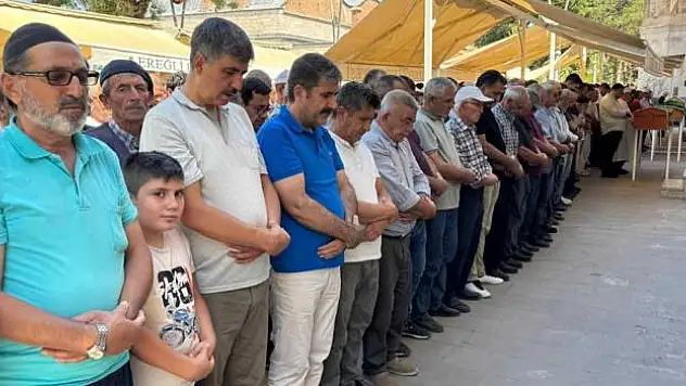 Kazada ölen çift ile torunları Konya'da toprağa verildi