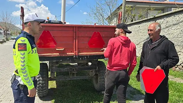 Kazaların azaltılmasına yönelik 'Reflektör tak görünür ol' projesi sürüyor!