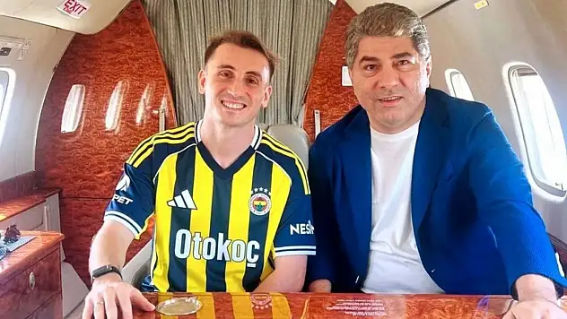 Kerem Aktürkoğlu Fenerbahçe formasını giydi