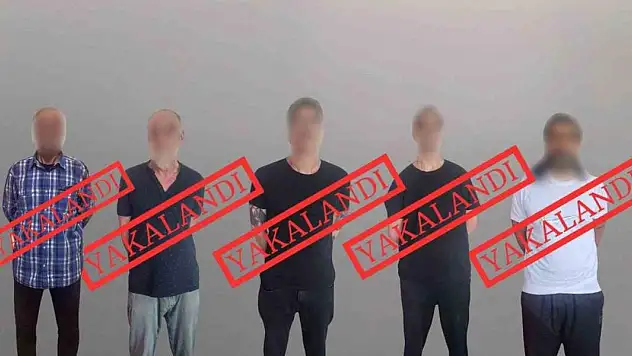 Kırmızı bültenle aranan 5 kişi yakalanarak Türkiye'ye getirildi