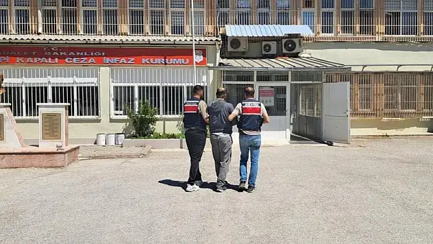 Kırmızı bültenle aranan şüpheli Eskişehir'de yakalandı