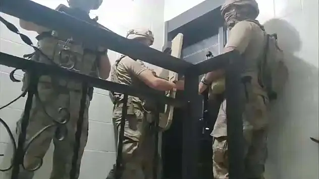 'Kıskaç-40' operasyonunda yakalanan 19 şüpheli adliyede