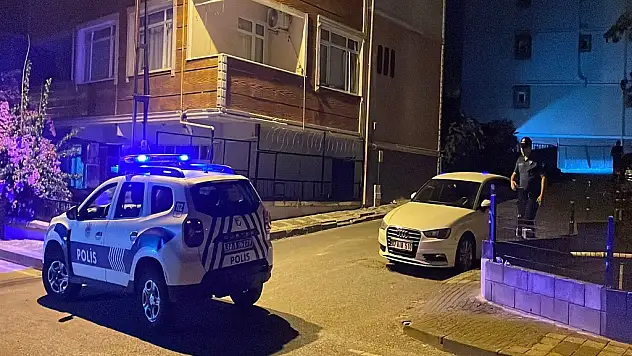 Kıskançlık uğruna eşini satırla öldürdü!