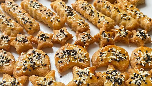 Kıyır kıyır tuzlu kurabiye tarifinin püf noktaları. Pastane usulü oluyor ve bayatlamıyor