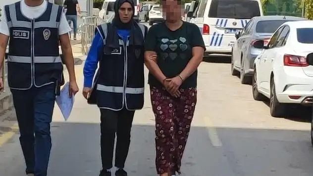 Kızını bıçakla kovalayan anne adliyeye sevk edildi