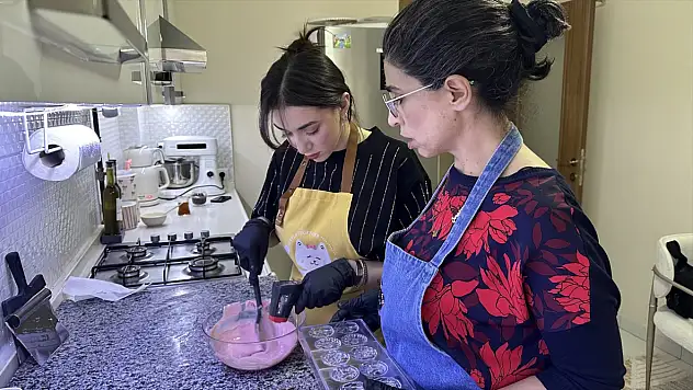 KOMEK kursiyerlerinden tatlı girişim: Evde üretip dünyaya satıyorlar!