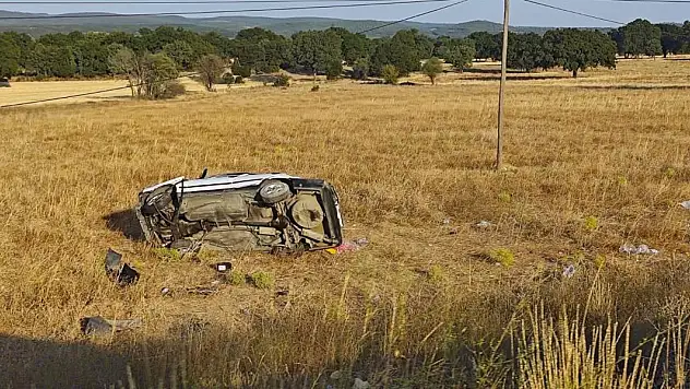 Kontrolden Çıkan Araç Tarlaya Uçtu! 1'i Ağır 5 Yaralı