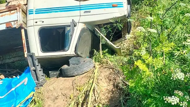 Kontrolden çıkan kamyonet devrildi: 1 ölü, 3 yaralı