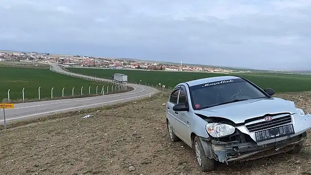 Kontrolden çıkan otomobil araziye girdi: 1 yaralı