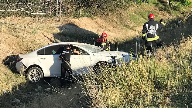 Konya-Adana yolunda feci kaza! Refüje çarpan otomobilin tekeri koptu!