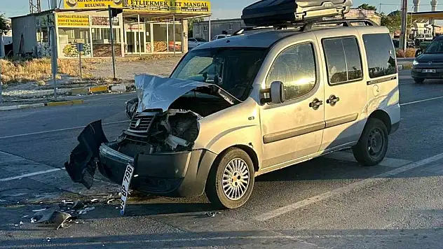 Konya-Aksaray yolunda zincirleme trafik kazası: 5 yaralı