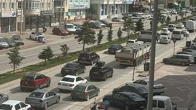 Konya-Ankara yolunda trafik yoğunluğu başladı