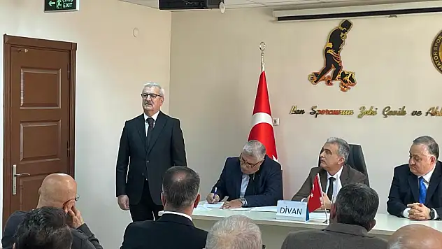 Konya ASKF'de Remzi Ay güven tazeledi