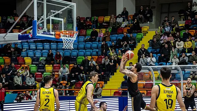 Konya Büyükşehir 11. galibiyeti arıyor