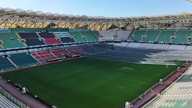 Konya Büyükşehir Belediyesi, dev maç öncesi titizlikle çalışıyor