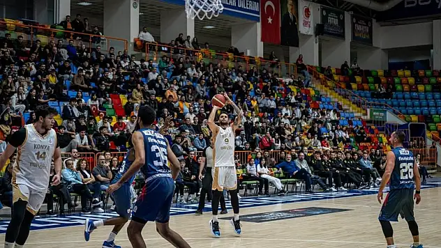 Konya Büyükşehir evinde Final'i geçemedi