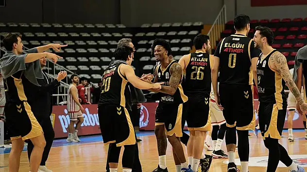 Konya Büyükşehir, İstanbul'da kazandı! 86-96