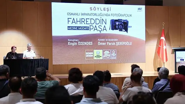 Konya Büyükşehir, Medine Müdafii Fahreddin Paşa Sergisi kapsamında fotoğrafçılık söyleşisi düzenledi