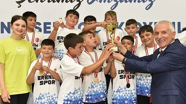 Konya Büyükşehir'in Geleneksel Çocuk Oyunları İl Finali Büyük Heyecana Sahne Oldu