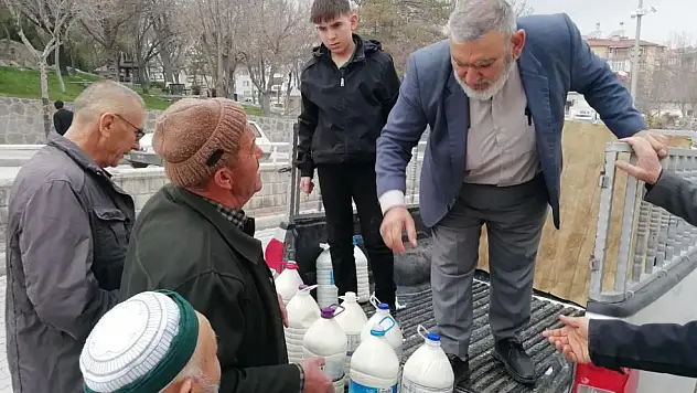 Konya'da 20 ton süt ücretsiz dağıtıldı!