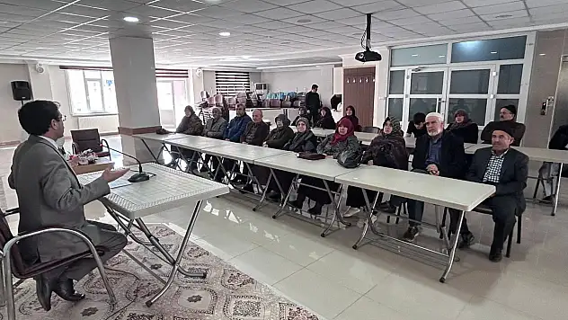 Konya'da 2026 hac yolcuları için eğitim verildi