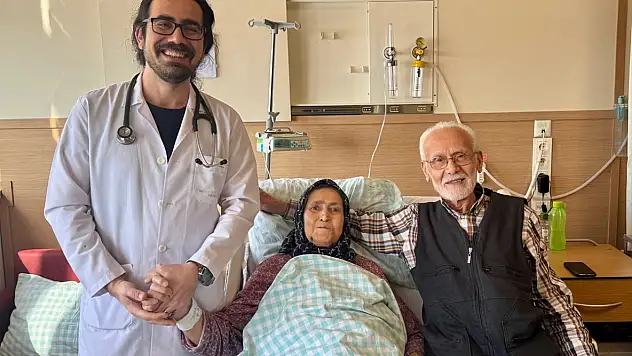 Konya'da 83 yaşındaki hastanın kalbine yarım saatte 'kapalı' çözüm!