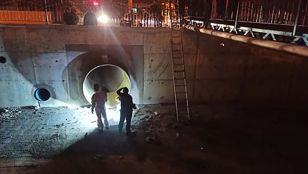 Konya'da acemi hırsızlar kuyumcu soydu! Polis açık rögar kapağının peşine düştü!