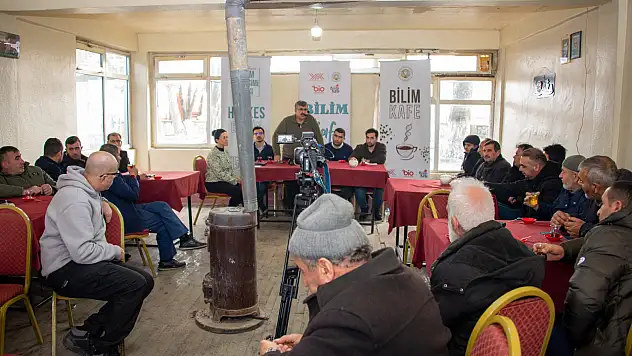 Konya'da akademisyenler vatandaşları sağlıktan tarıma bilgilendirdi