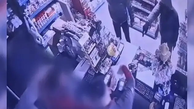 Konya'da akaryakıt istasyonunda silahlı soygun: Tehditler havada uçuştu!