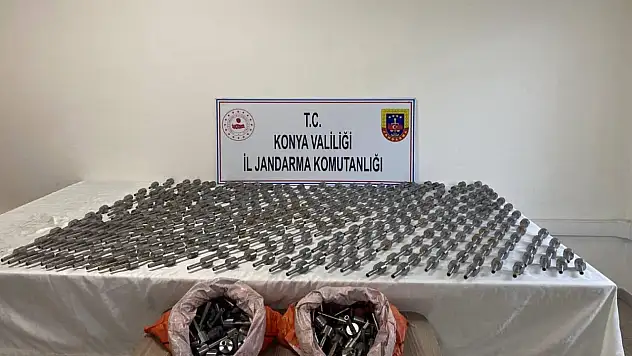 Konya'da Araçta 586 Tabanca Namlusu Ele Geçirildi