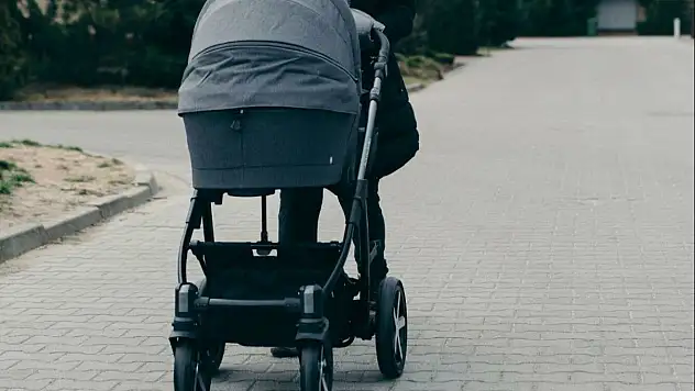 Konya'da başörtülü kadına saldırı: Bebek arabasının önünü kesip nefret kustu!