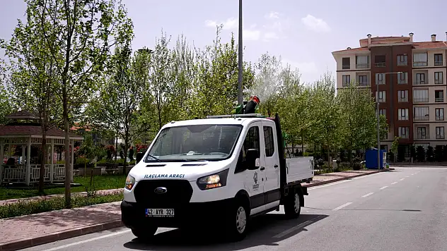 Konya'da bayram mesaisi başladı! Çöp konteynerleri ve kesim alanları ilaçlanıyor