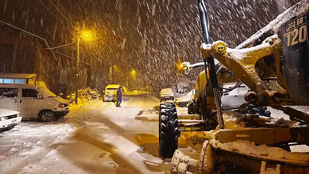 Konya'da beyaz bereket kayak merkezini şenlendirdi!